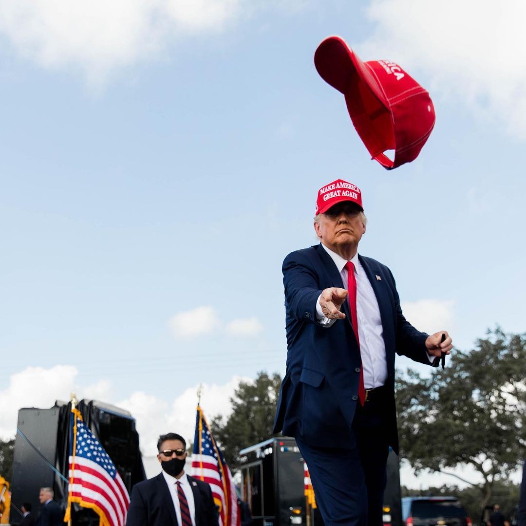 Twitter elimina cuenta de Donald Trump por incumplir reglas