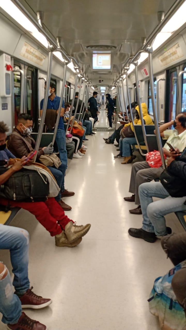 Policía somete a joven por no usar cubrebocas en Metro de CDMX (VIDEO)