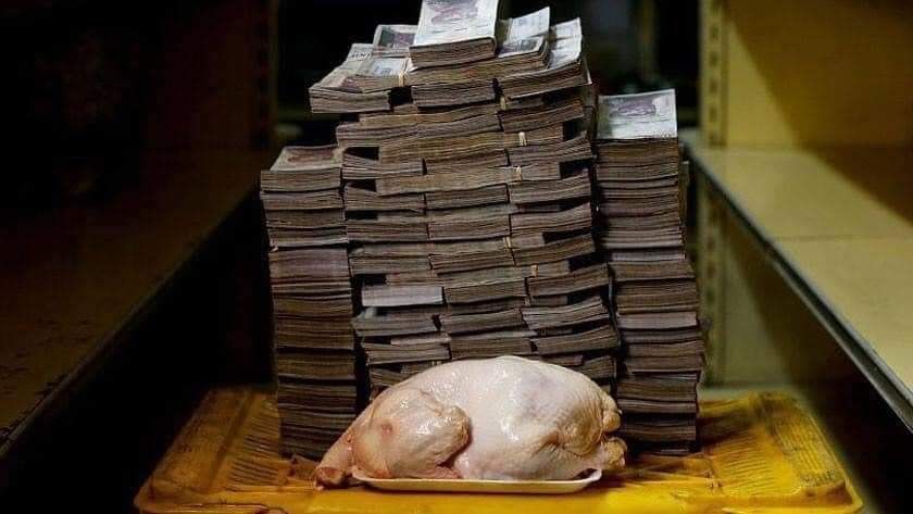 Aterradoras fotos revelan cuánto dinero se necesita para vivir en Venezuela