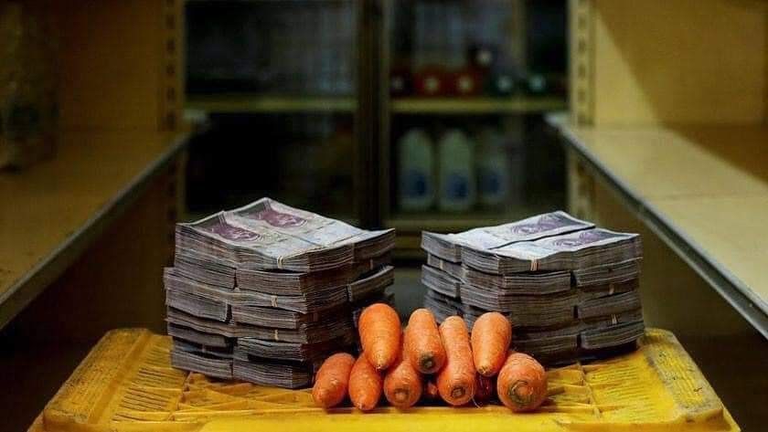 Aterradoras fotos revelan cuánto dinero se necesita para vivir en Venezuela