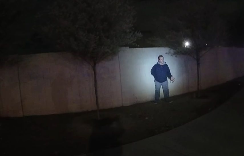 Policías fusilan a hombre que fingía tener un arma en Phoenix (VIDEO)