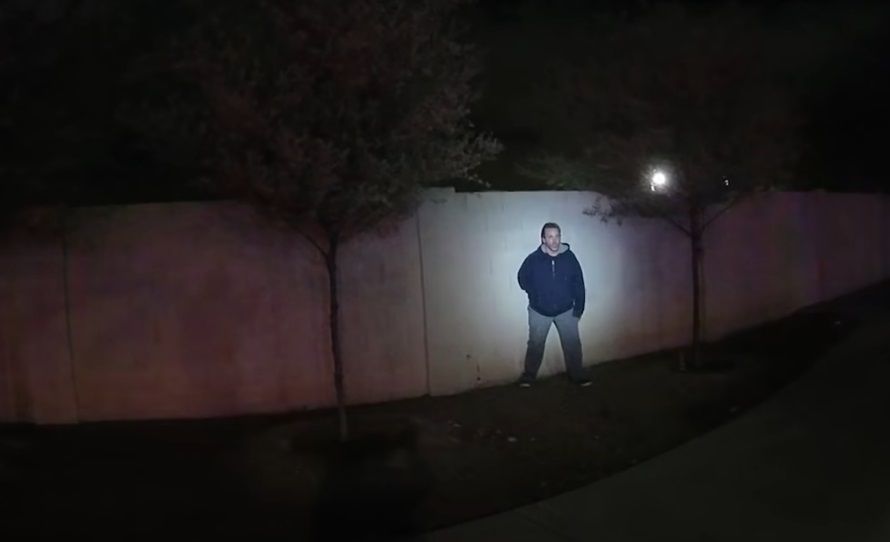 Policías fusilan a hombre que fingía tener un arma en Phoenix (VIDEO)
