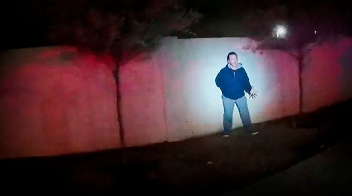 Policías fusilan a hombre que fingía tener un arma en Phoenix (VIDEO)