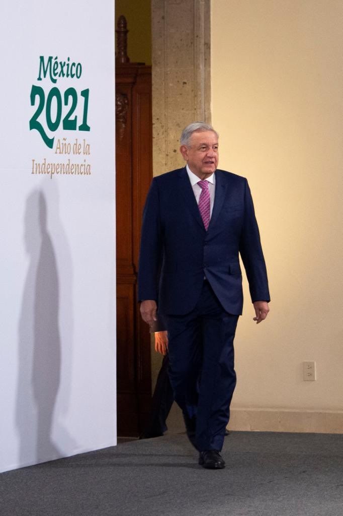 AMLO: no usaré cubrebocas, ya no contagio