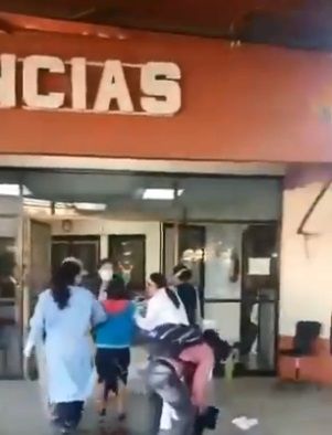 Oaxaca. Mujer da a luz afuera de hospital en San Pablo Huixtepec