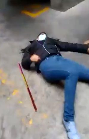 CDMX. Sujeto agrede a mujer en Iztapalapa (VIDEO) 