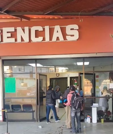 Oaxaca. Mujer da a luz afuera de hospital en San Pablo Huixtepec