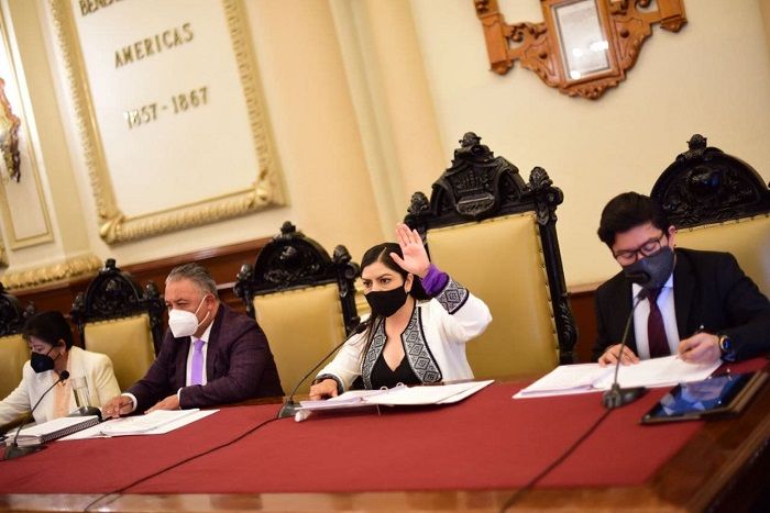 Biestro ofrece disculpas a las y los poblanos