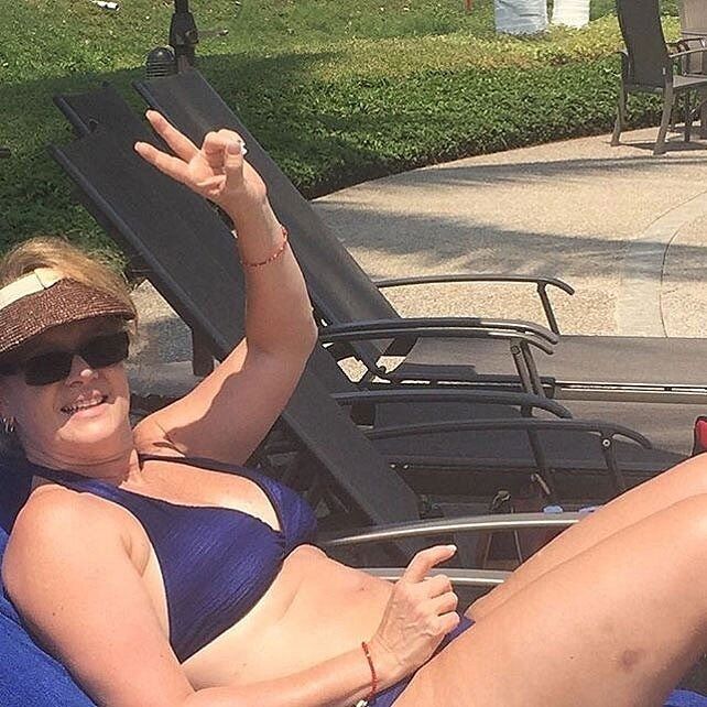 Erika Buenfil se muestra sin complejos en la playa