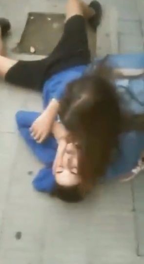 Difunden videos de adolescente golpeando a su novio