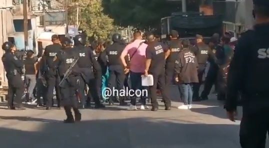 CDMX. Familiares lloran a ladrones abatidos en Iztapalapa