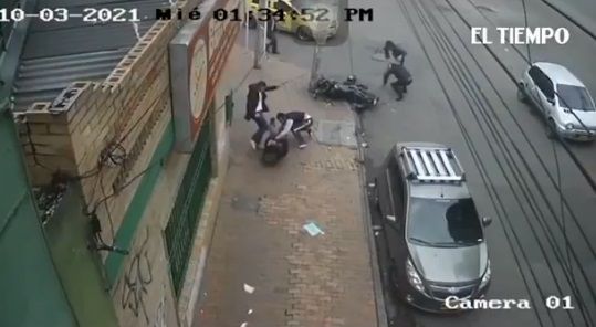 Difunden video de hombre que enfrentó a sus ladrones