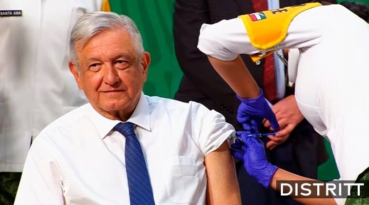 AMLO se aplica vacuna de AstraZeneca contra COVID-19