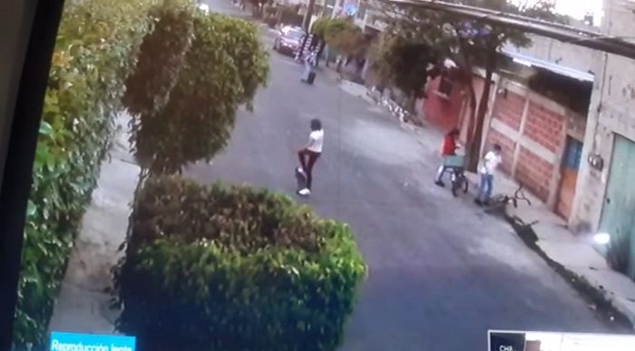 Asaltan con pistola a niños en Valle de Chalco