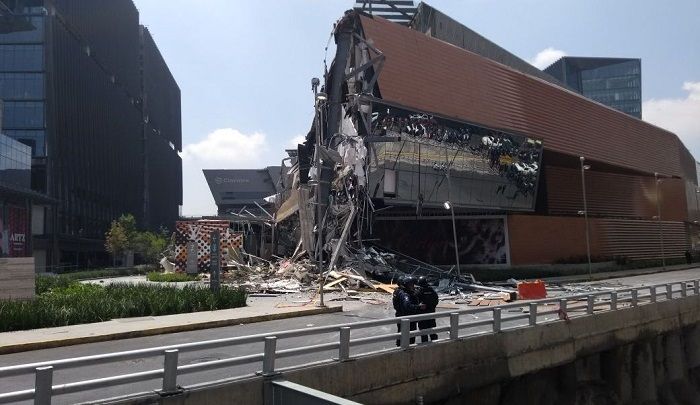 Polémica y derrumbe de la Plaza Artz
