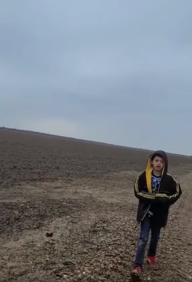 EU. Abandonan a niño migrante en desierto de Texas |VIDEO 