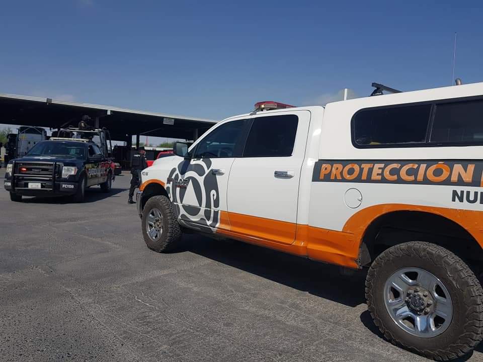 Nuevo León. Cae avioneta en carretera a Laredo; hay 6 muertos