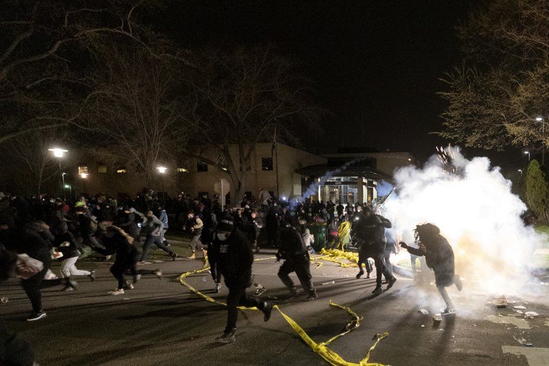 Protestas en Minneapolis ante la muerte de joven negro