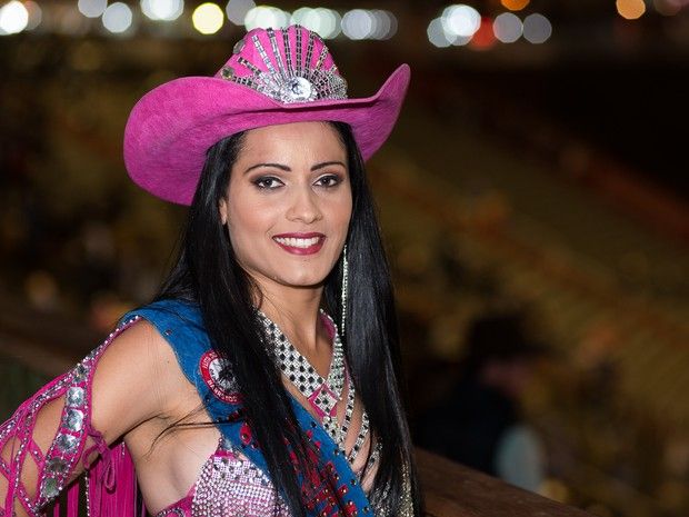 Ofrecen trabajo de modelo a mamá pepenadora