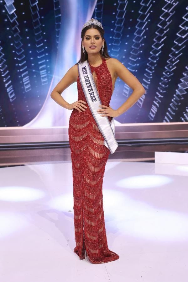 Difunden antiguas fotos de cómo lucía Andrea Meza antes de ser Miss Universo