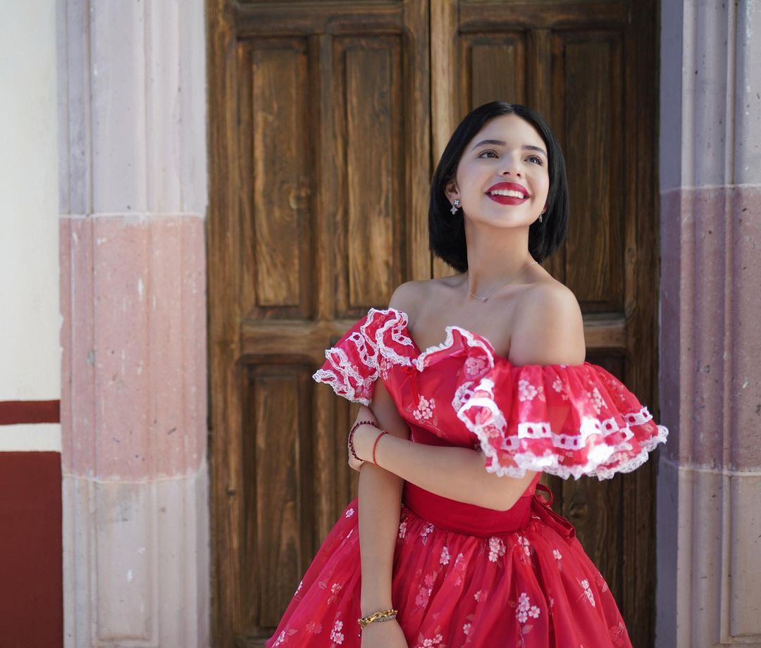 ¿Ángela Aguilar cantó mal el Himno Nacional?