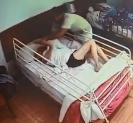 Enfermero agrede a abuelita en asilo de Chihuahua; video causa indignación