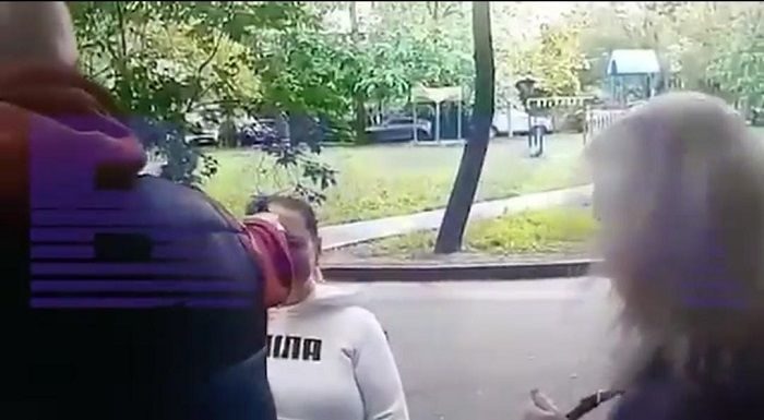 Sujeto le dispara a mujer en la cara con pistola de arranque