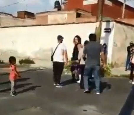 Luchador El Vikingo azota a niño contra el suelo durante función en CDMX |VIDEO