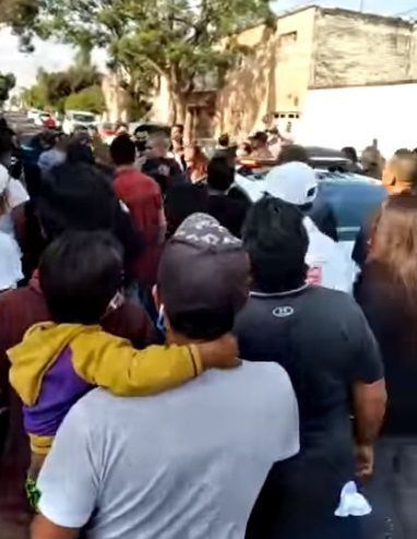 Detienen a luchador que azotó a niño contra el suelo