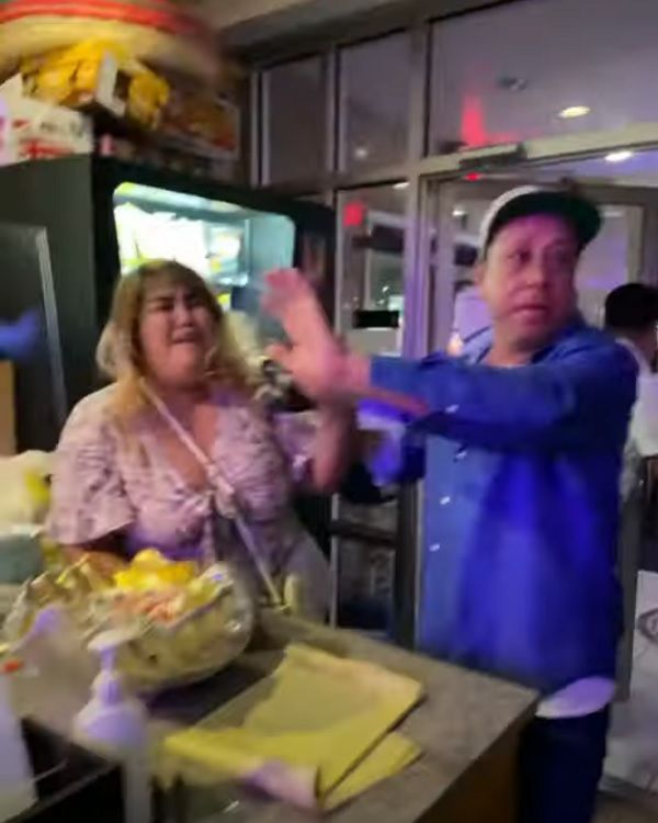 Usuarios aplauden la reacción de la agente