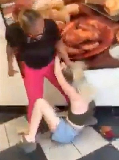 Pelea de mamás en Little Caesars se hace viral