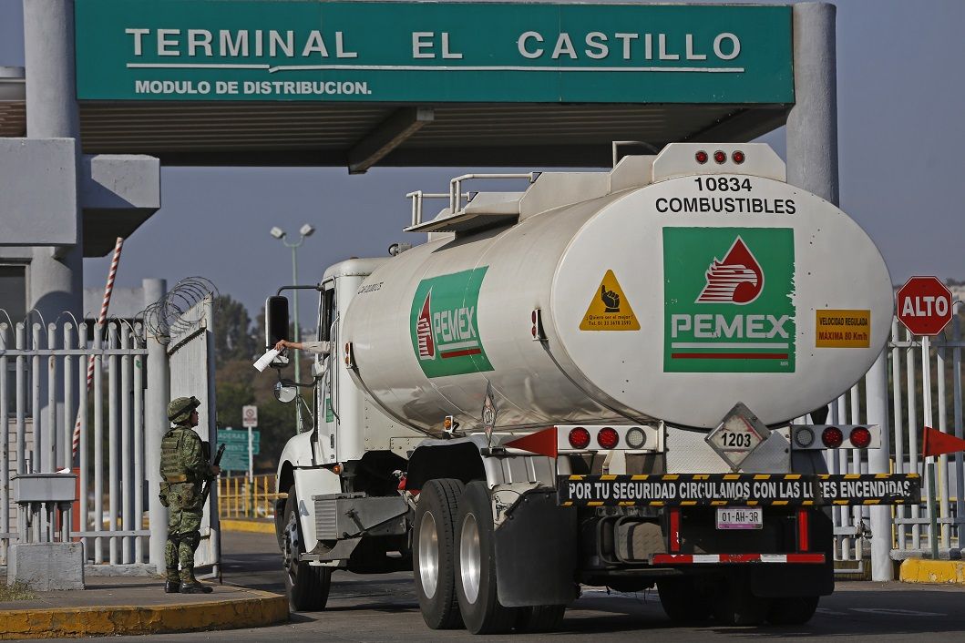 Gobierno presenta informe sobre compra de la refinería Deer Park en Texas
