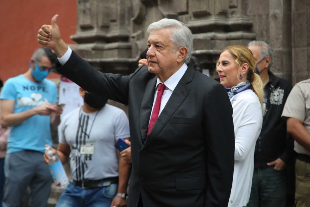 Día del Padre. Mujer regala pejealcancía firmada a su esposo