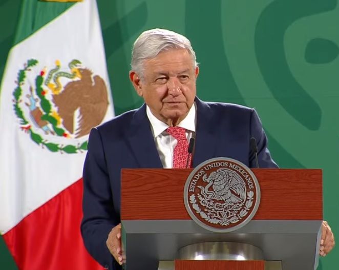 López Obrador celebra mayoría en la Cámara de Diputados