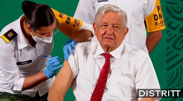 AMLO recibe segunda dosis de la vacuna de AstraZeneca en la mañanera |VIDEO