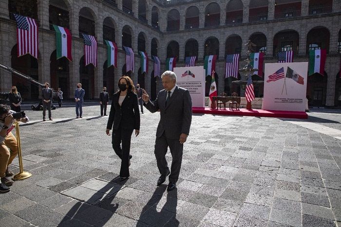 México y EU firman acuerdo de cooperación migratorio