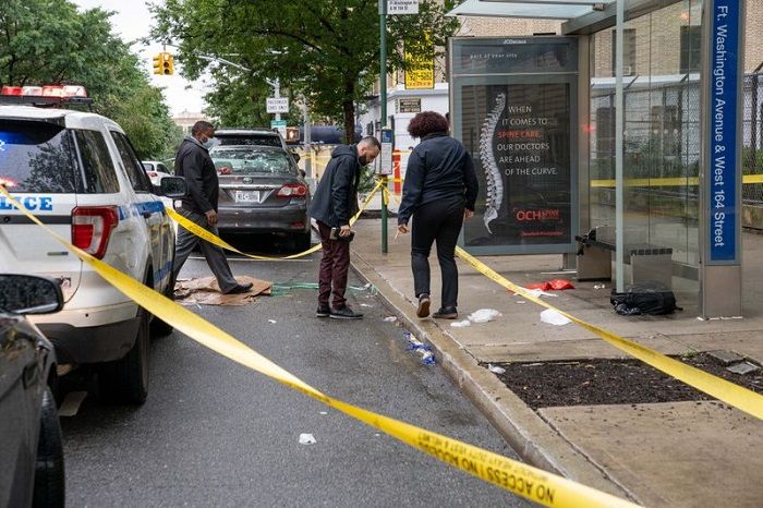 Mata a su esposa en plena calle por ataque de celos