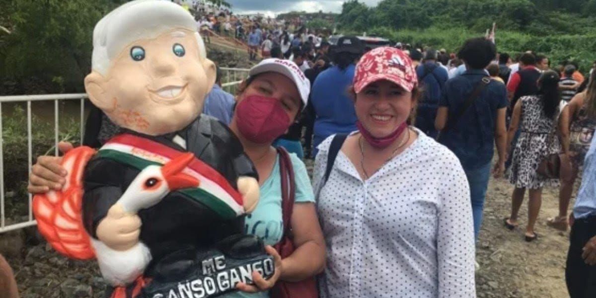 Día del Padre. Mujer regala pejealcancía firmada a su esposo