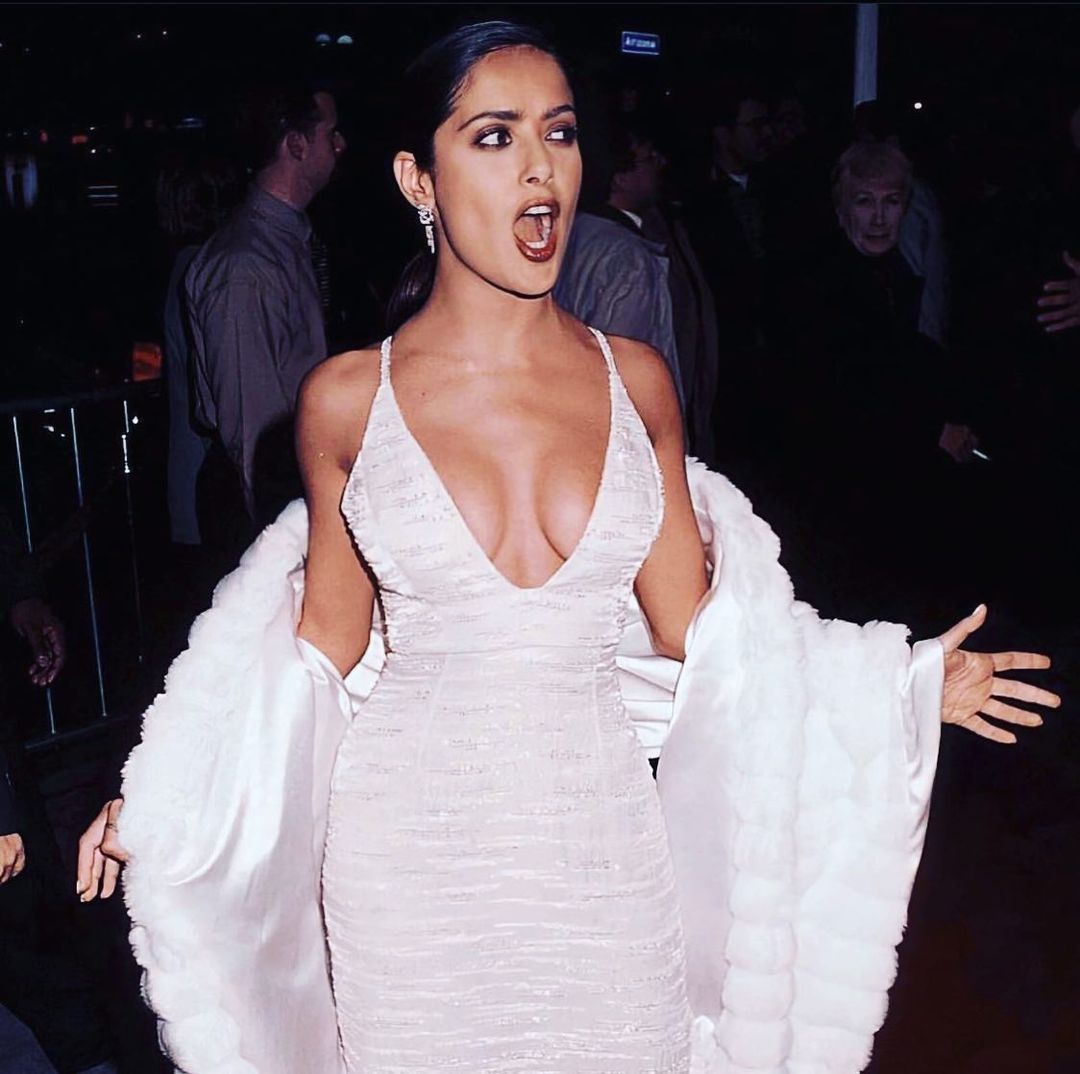 Los rumores sobre la cirugía de senos de Salma Hayek