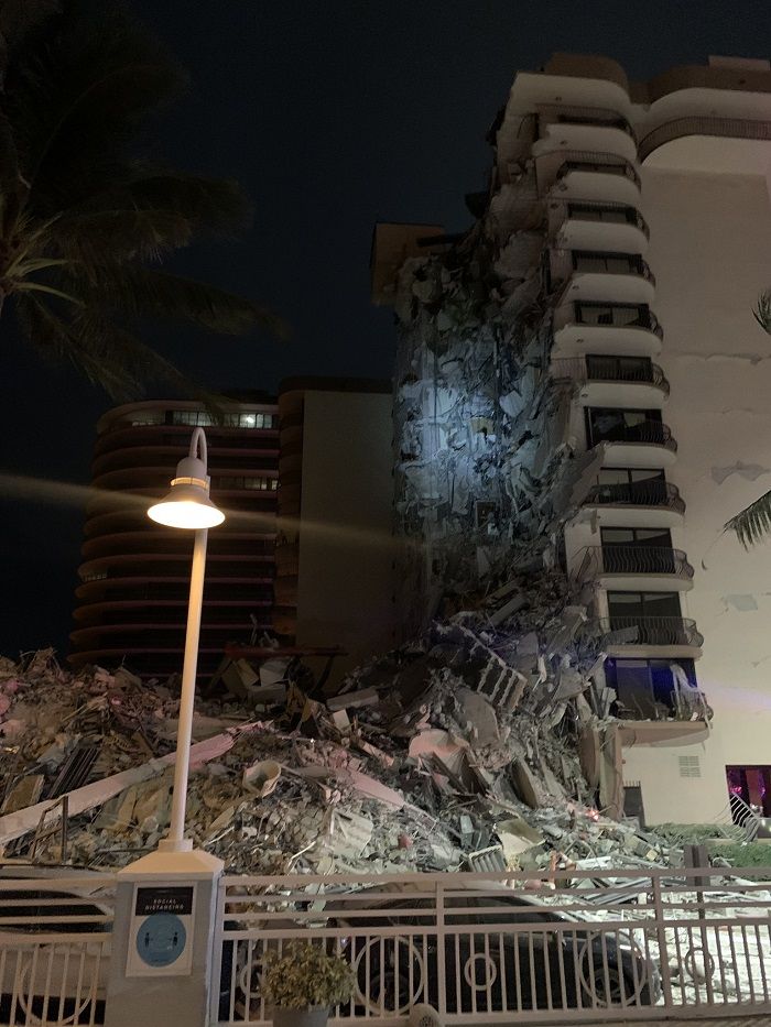 Miami. Se derrumba edificio de varios pisos