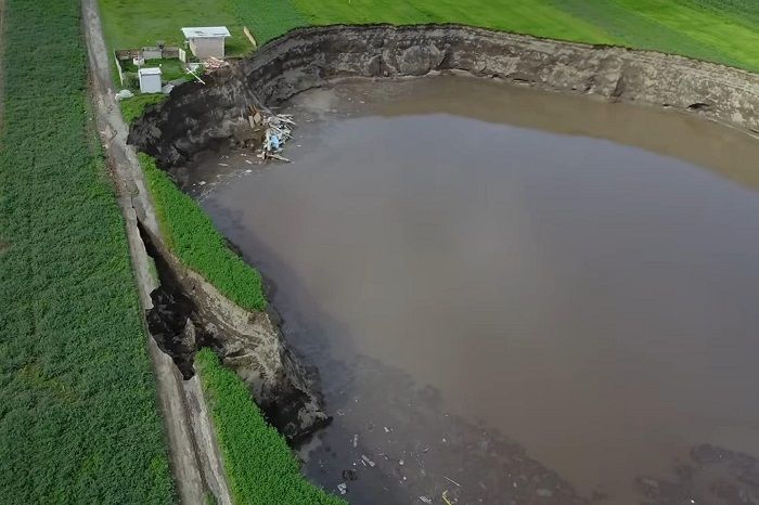 ¿Qué empresas que extraen agua en zona del socavón de Puebla?