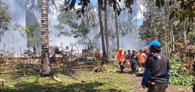 Filipinas. Accidente de avión militar deja al menos 45 muertos