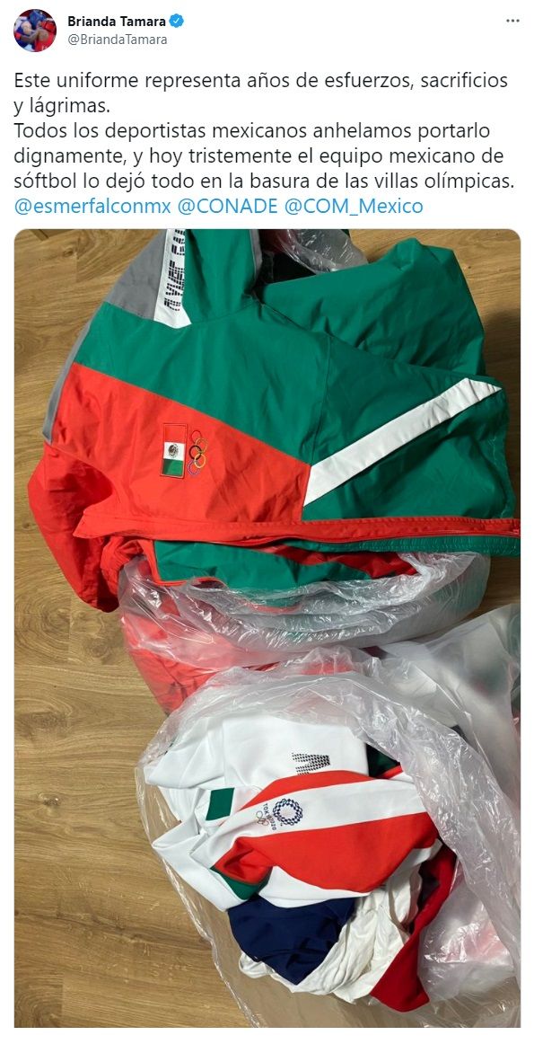 Equipo mexicano de softbol tira uniformes a la basura