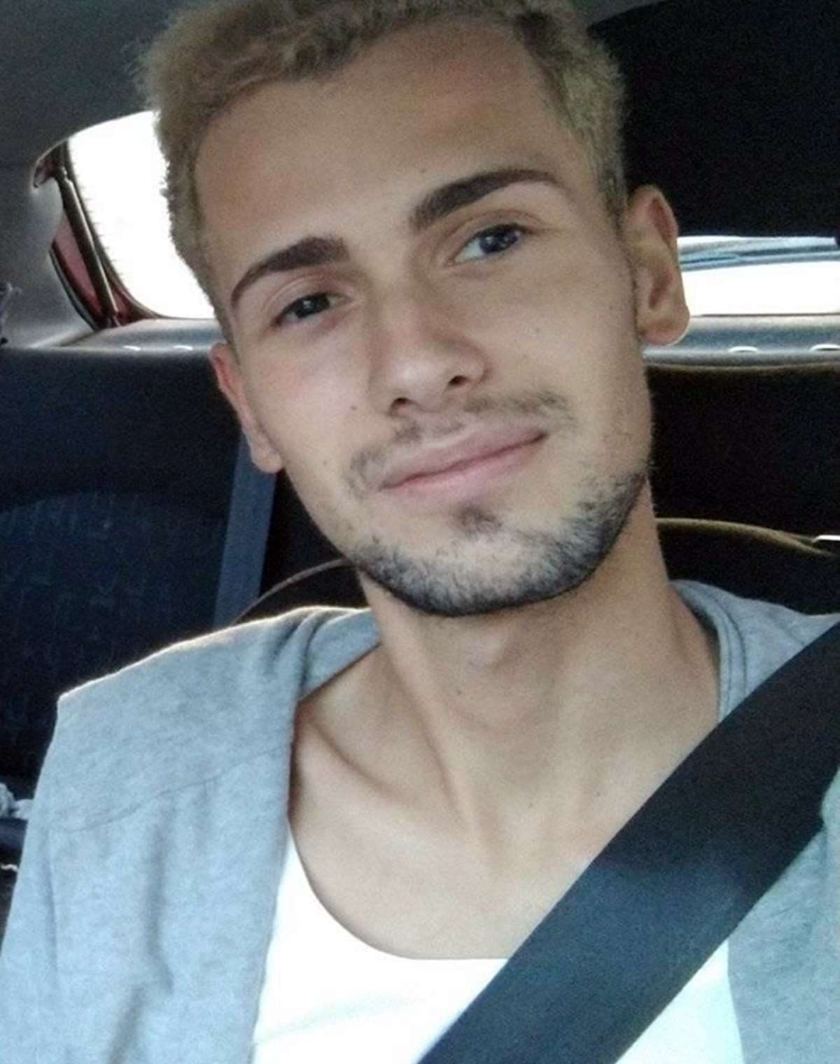 ¿Quién es Samuel Luiz, joven asesinado a golpes en España? 