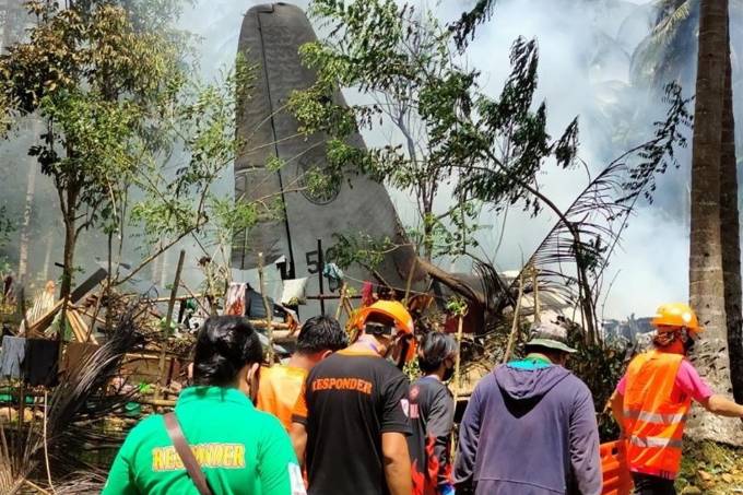Filipinas. Accidente de avión militar deja al menos 45 muertos