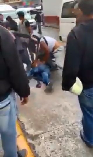 Edomex. Golpean a ladrón de combi en Nicolás Romero |VIDEO