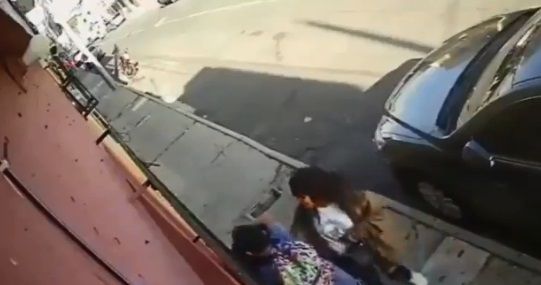 Guatemala. Asaltan y golpean a mujer frente a su hijo |VIDEO