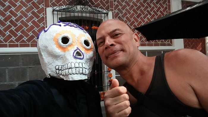 ¿A qué se dedica Leonel Estrada?