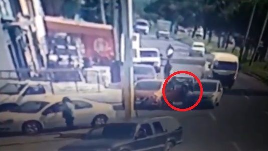 Edomex. Atropellan y golpean a ladrón en Ecatepec |VIDEO 