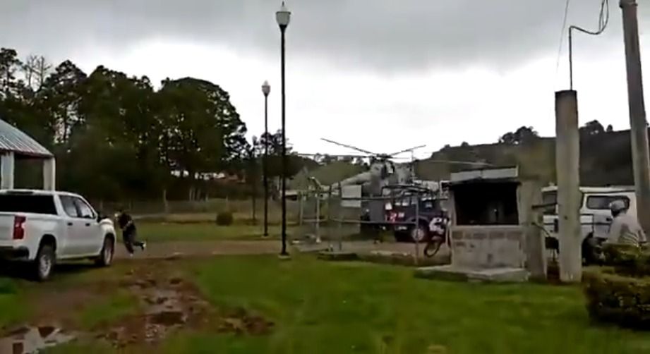 Captan momento en que helicóptero se desploma en Hidalgo